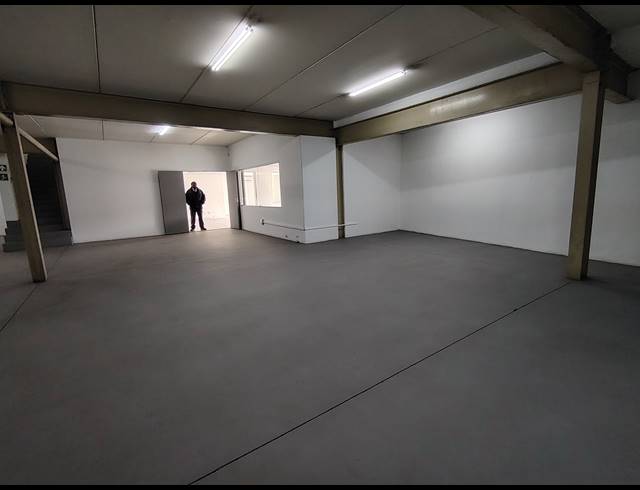 484M² WAREHOUSE TO LET IN DRIEHOEK